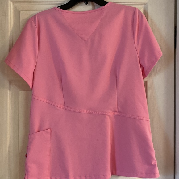 Light pink scrub top - Picture 3 of 3